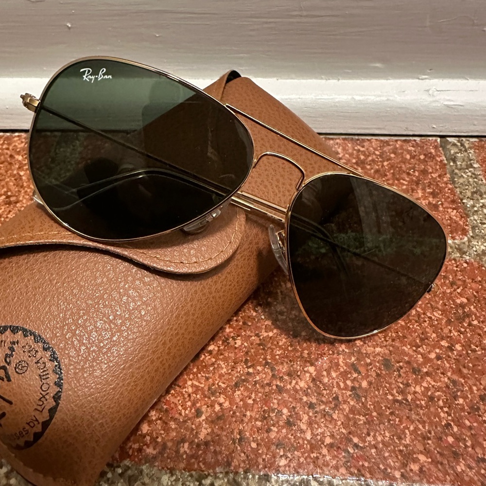 Ray-Ban classic aviators